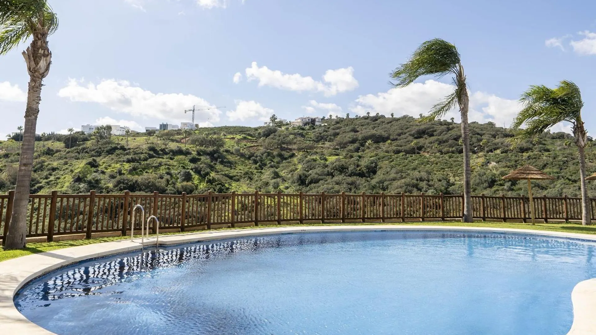Vakantiehuis Golf Deluxe - Apartment In La Alcaidesa Free Wifi Spanje