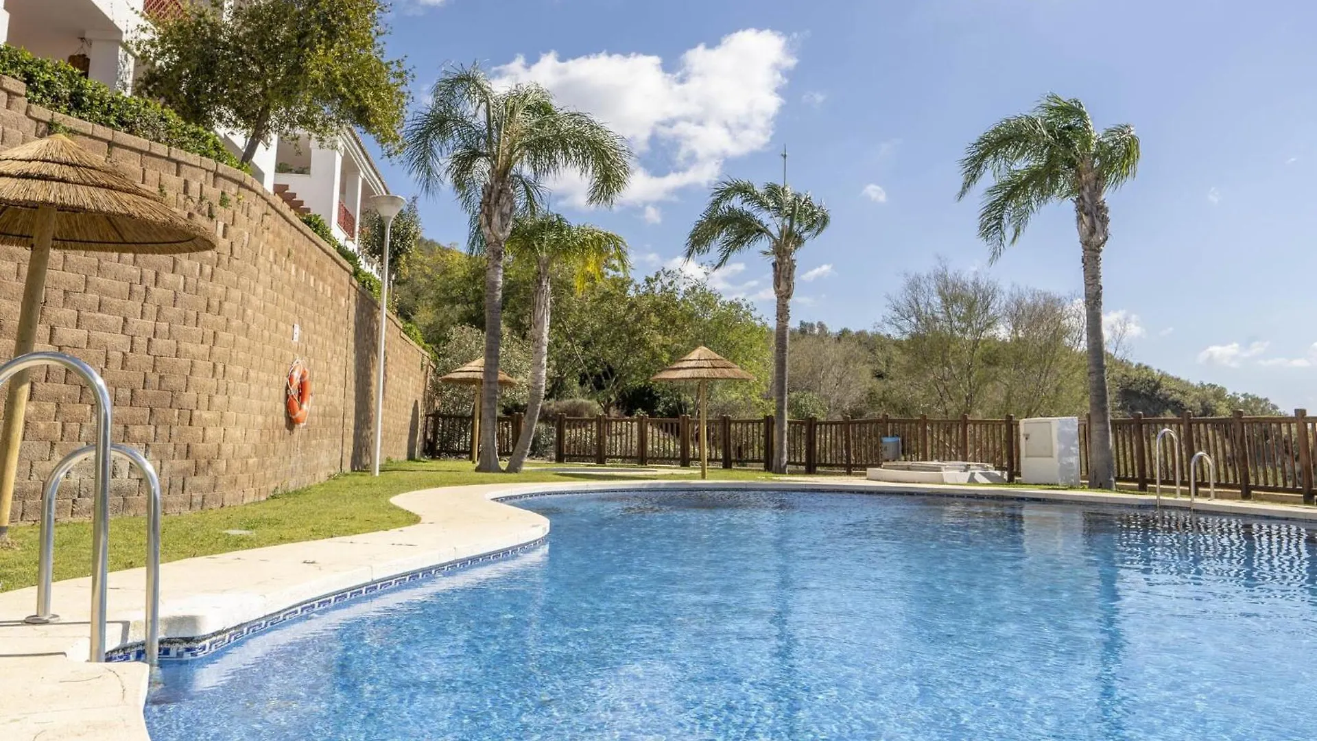 Golf Deluxe - Apartment In La Alcaidesa Free Wifi