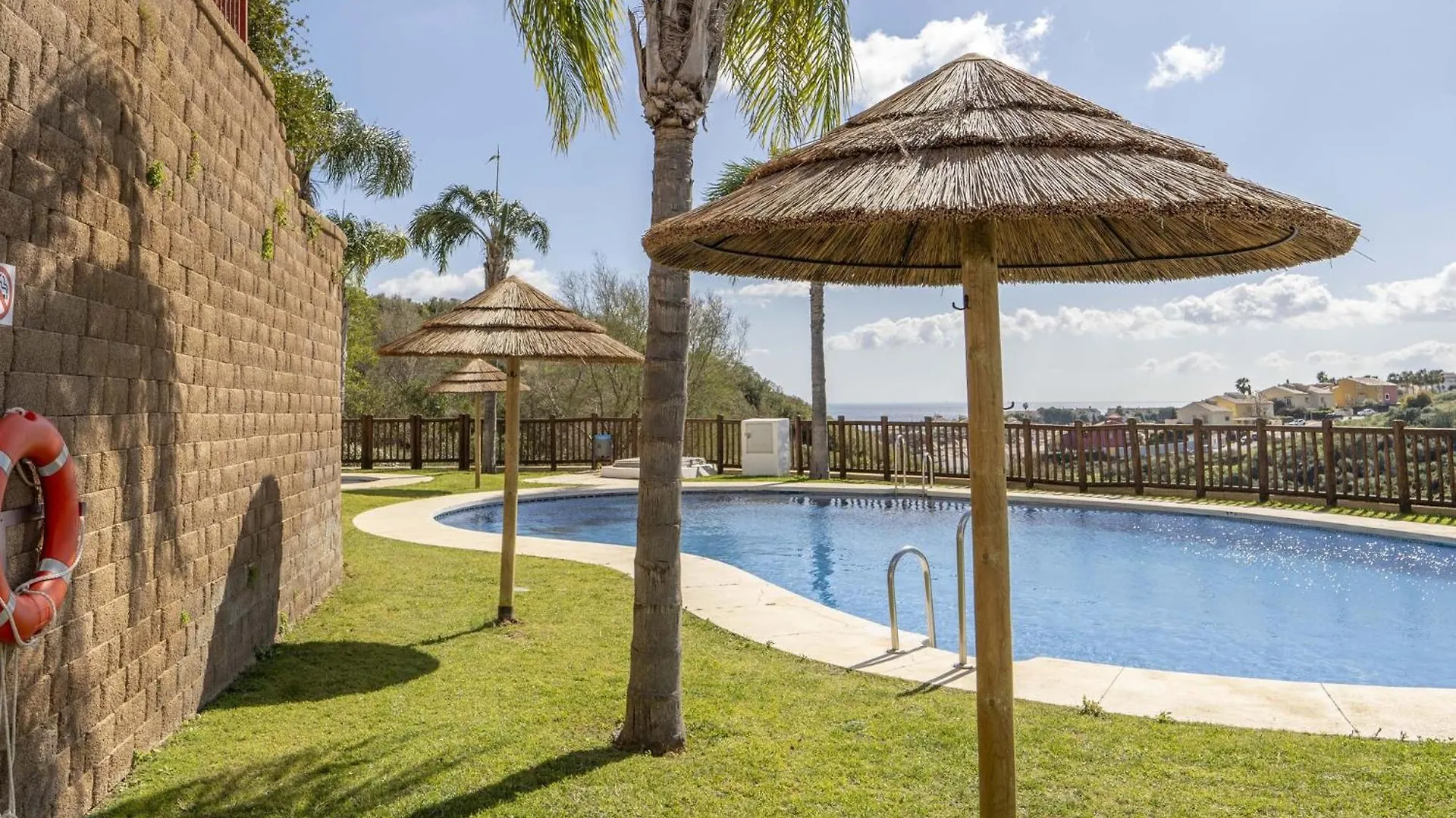 Golf Deluxe - Apartment In La Alcaidesa Free Wifi