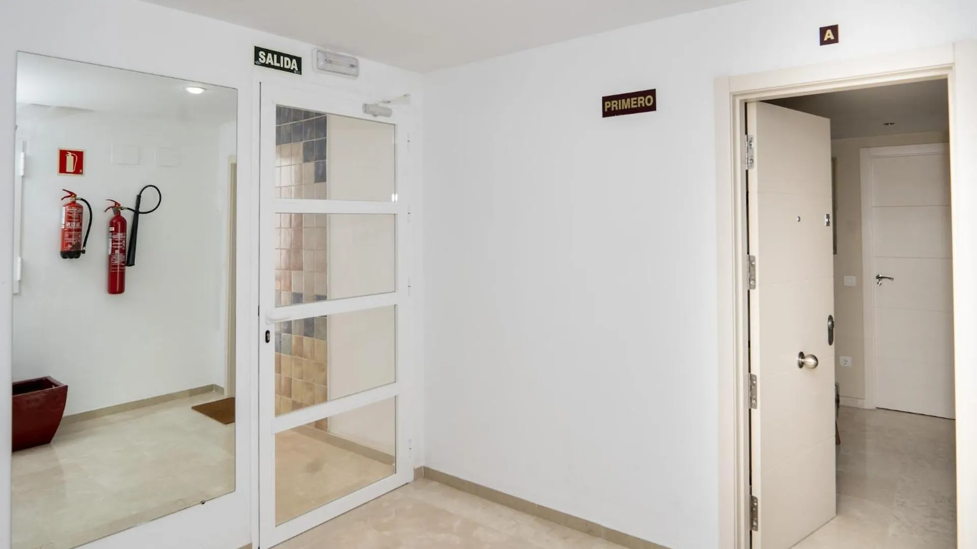 Golf Deluxe - Apartment In La Alcaidesa Free Wifi Spanje
