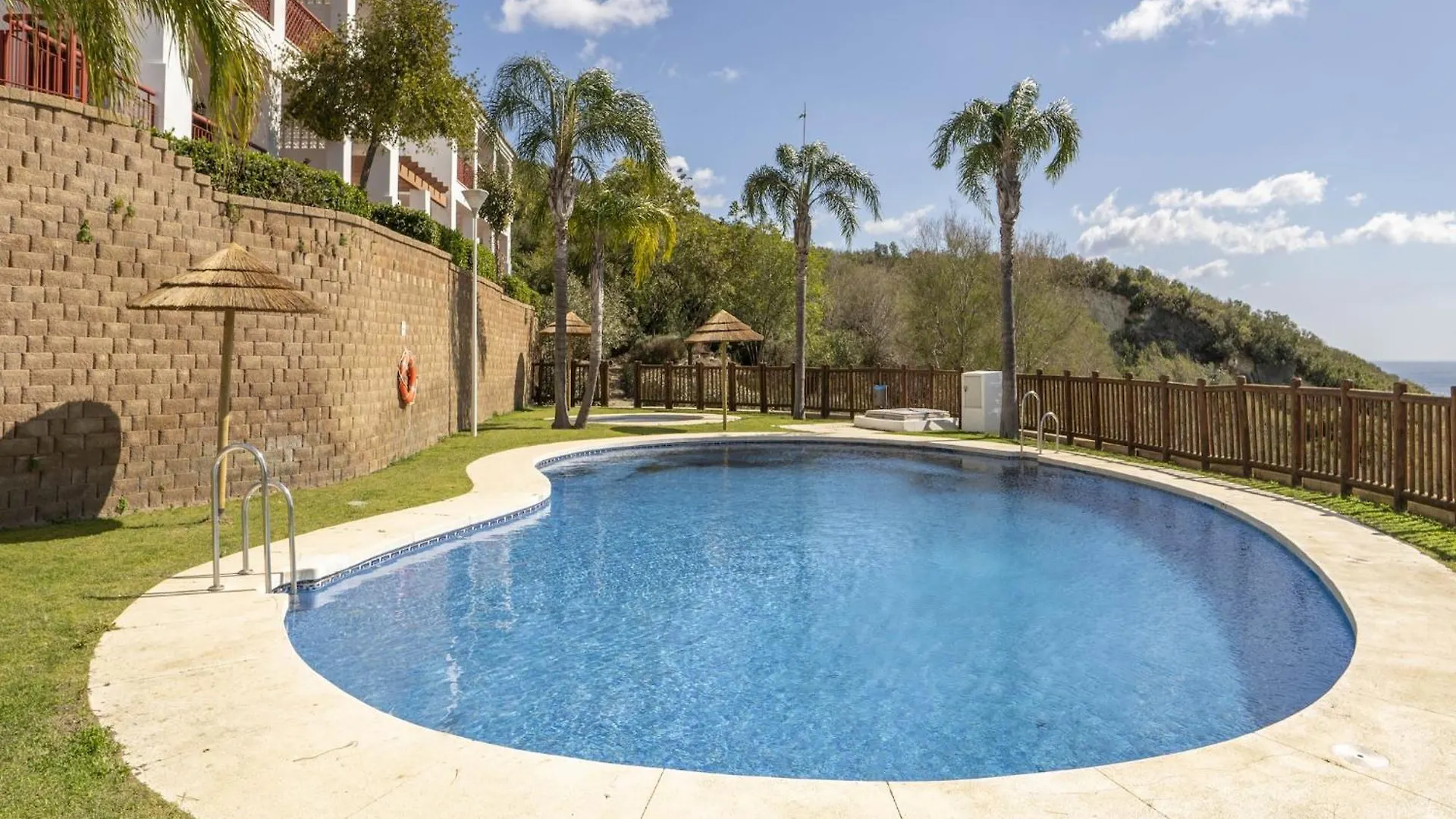 Golf Deluxe - Apartment In La Alcaidesa Free Wifi