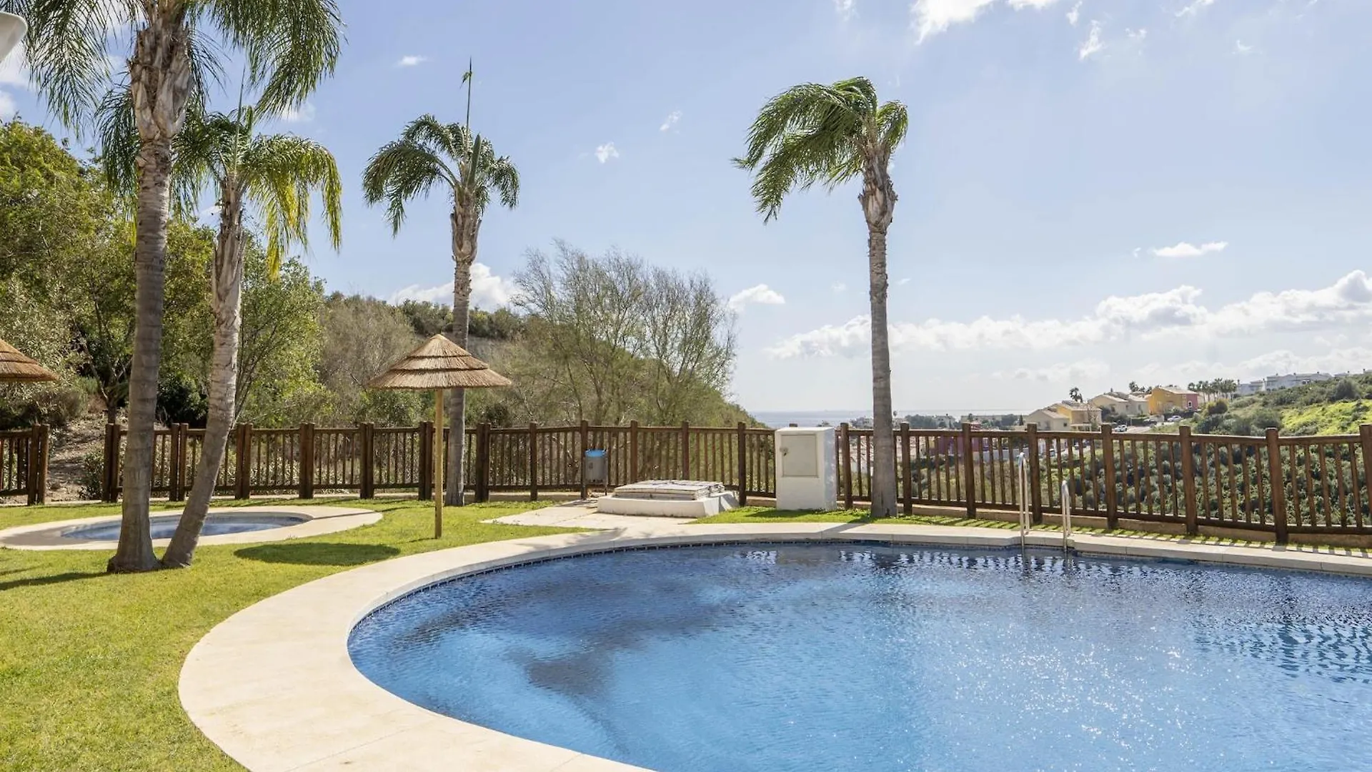 Golf Deluxe - Apartment In La Alcaidesa Free Wifi Holiday home